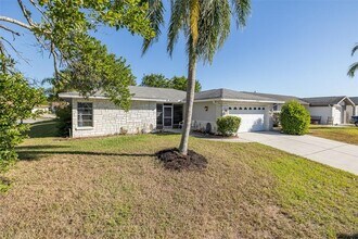 8015 San Fernando Dr in Port Richey, FL - Building Photo - Building Photo