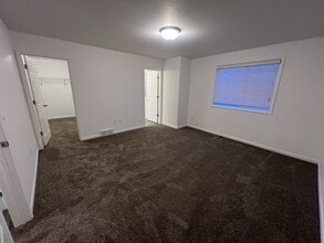 5878 36th St S in Fargo, ND - Foto de edificio - Building Photo