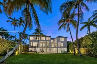 481 S Mashta Dr in Key Biscayne, FL - Building Photo - Building Photo