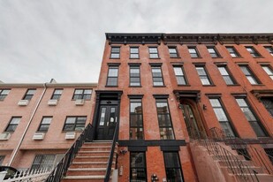 218 Quincy St Apartamentos