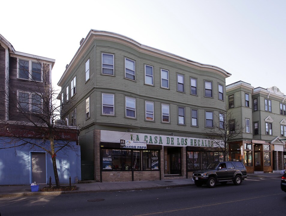 370-376 Centre St in Jamaica Plain, MA - Building Photo