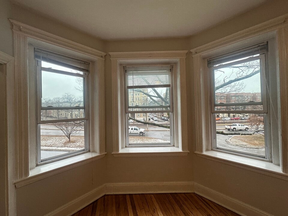 1259 Commonwealth Ave, Unit 5 in Boston, MA - Building Photo