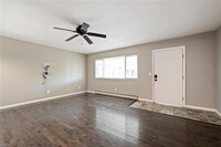 1226 Little Bay Ave, Unit 10 in Norfolk, VA - Building Photo - Building Photo