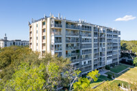 West Cove Condominiums in Maitland, FL - Foto de edificio - Building Photo