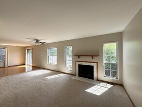 1604 Estate Cir in Naperville, IL - Building Photo - Building Photo