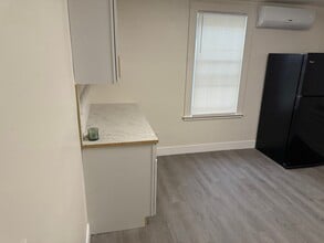 6313 Windsor Mill Rd in Baltimore, MD - Building Photo - Building Photo