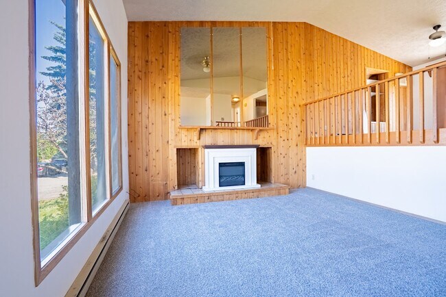 3328 E 34th Ave in Spokane, WA - Foto de edificio - Building Photo