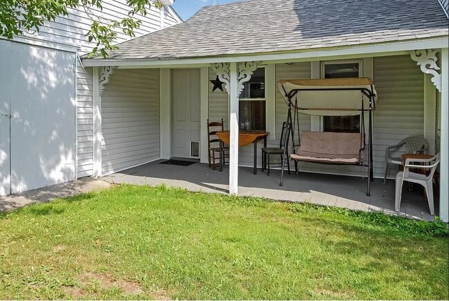 35 Canaan St in Canaan, NH - Foto de edificio - Building Photo