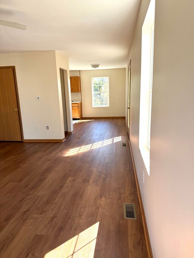1 Frankie Ln in Elkview, WV - Building Photo - Building Photo