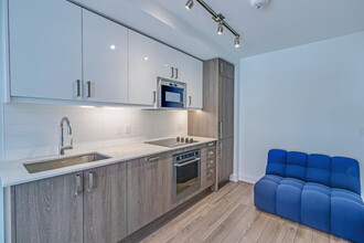 77 Mutual St in Toronto, ON - Building Photo - Building Photo