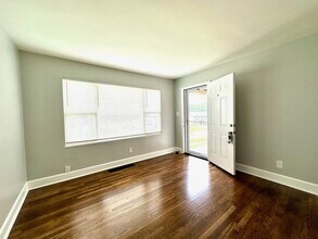 387-389-389 Manhattan Dr in Lexington, KY - Building Photo - Building Photo