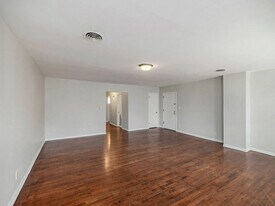 2426-1/2 S 16th St in Omaha, NE - Building Photo