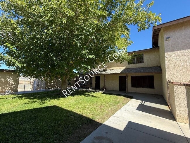 1303 W Ave J 4 in Lancaster, CA - Building Photo - Building Photo