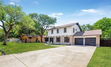 7106 S Ute Trail in Austin, TX - Building Photo - Building Photo