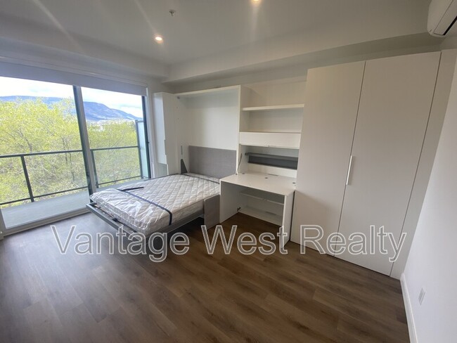 1274-1274 Devonshire Ave in Kelowna, BC - Building Photo - Building Photo