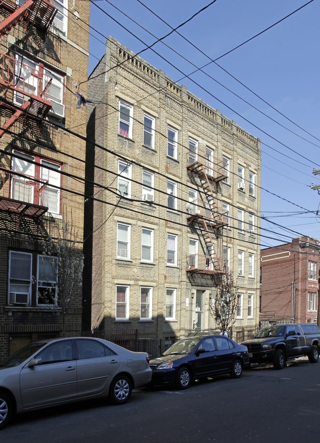 324-326 52nd St in West New York, NJ - Building Photo - Building Photo