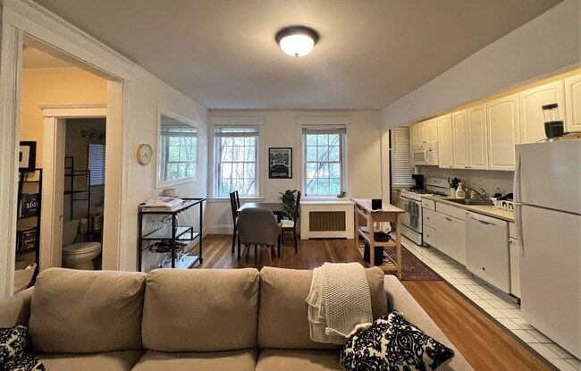 852 Massachusetts Ave, Unit 3 in Cambridge, MA - Foto de edificio - Building Photo