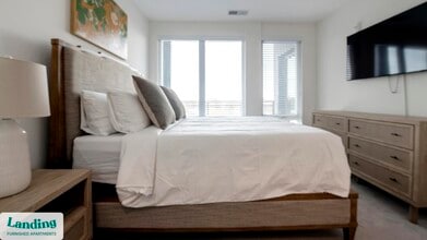 1215 N Fayette St, Unit 206 in Alexandria, VA - Foto de edificio - Building Photo