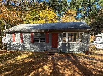 110 Logtown Rd in Amherst, MA - Building Photo