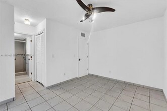 1050 SW 1st St in Miami, FL - Building Photo - Building Photo