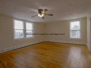 125 Broad St in Cumberland, RI - Building Photo - Building Photo