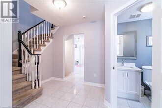 4432 Vallence Dr in Burlington, ON - Building Photo - Building Photo
