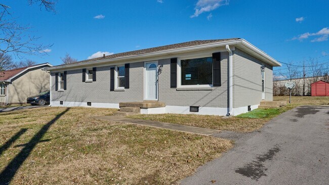 204 Greer Dr in Springfield, TN - Building Photo - Building Photo