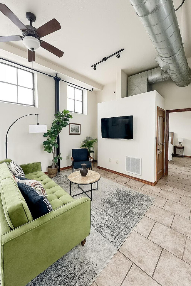 428 N Jefferson Ave