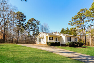 412 McCue St in Easley, SC - Foto de edificio - Building Photo