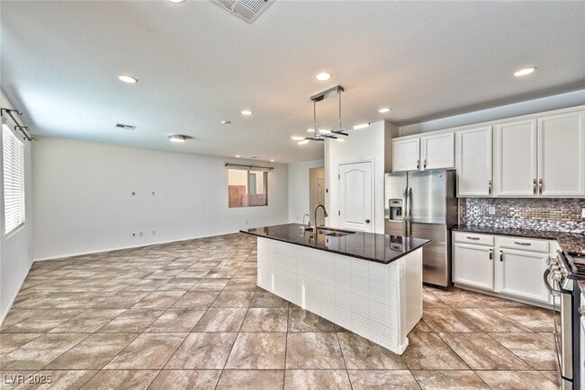 property at 507 Bright Peridot Ave