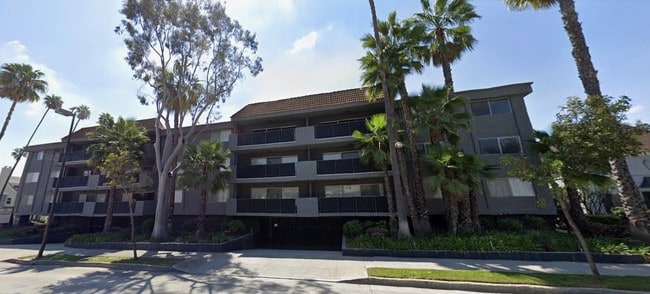 California Euclid Apartments in Pasadena, CA - Foto de edificio - Building Photo