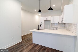 625 N 52nd St, Unit UNIT 2 in Philadelphia, PA - Building Photo - Building Photo