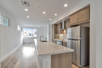2237 Myrtle St in Oakland, CA - Building Photo - Building Photo