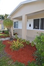1834 N 16th Ct in Hollywood, FL - Building Photo - Building Photo