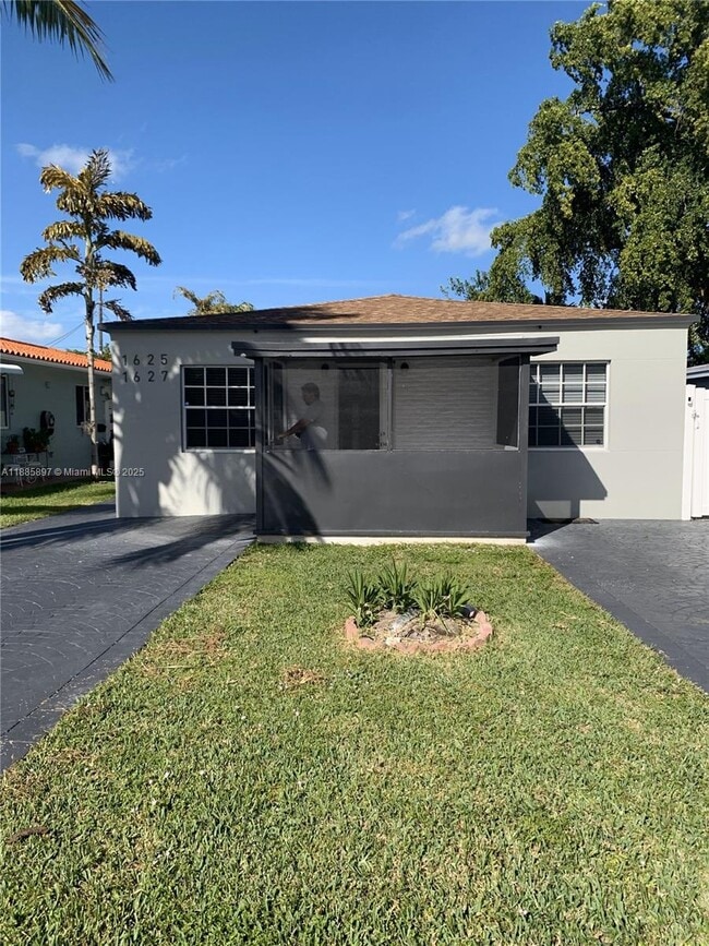 property at 1625 Dewey St