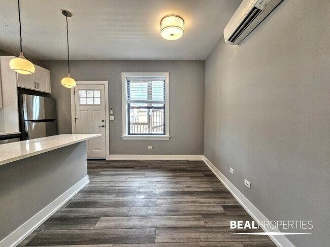 3941 N Janssen Ave in Chicago, IL - Building Photo - Building Photo