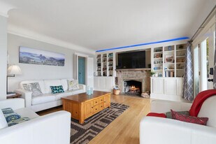 1514 Bigelow Ave N in Seattle, WA - Building Photo