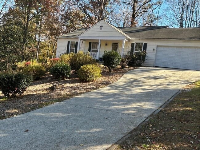 2051 Bishop Creek Dr in Marietta, GA - Building Photo - Building Photo