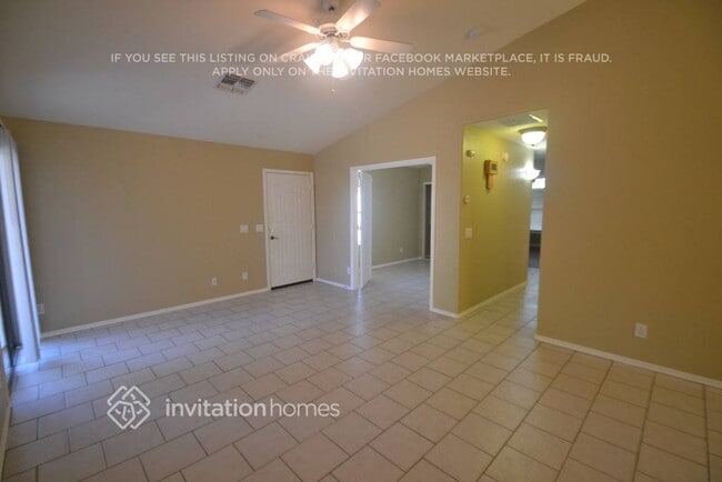16002 W Latham St in Goodyear, AZ - Building Photo - Building Photo
