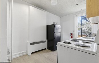 37 E Stratford Ave, Unit 1 in Lansdowne, PA - Building Photo - Building Photo