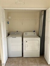 4935 Sandra Bay Dr in Naples, FL - Building Photo - Building Photo
