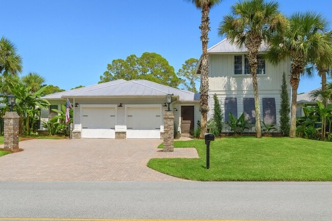 property at 502 W Harborview Rd