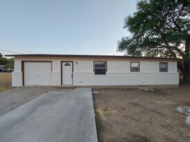 1611 2nd St in Marble Falls, TX - Building Photo
