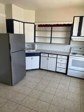 508 Emerson Ave, Unit three in Hoquiam, WA - Building Photo - Building Photo