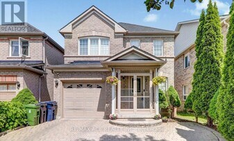 7 Glacier Crescent in Toronto, ON - Building Photo