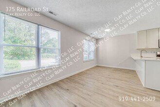 375 Railroad St in Knightdale, NC - Building Photo - Building Photo