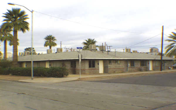 2002 N 8th St in Phoenix, AZ - Foto de edificio