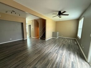 2340 Hudson Cir in Aurora, IL - Building Photo - Building Photo