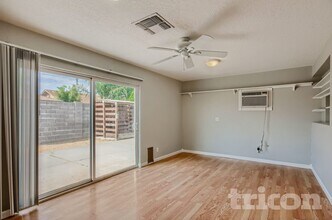 2612 E Glade Ave in Mesa, AZ - Foto de edificio - Building Photo