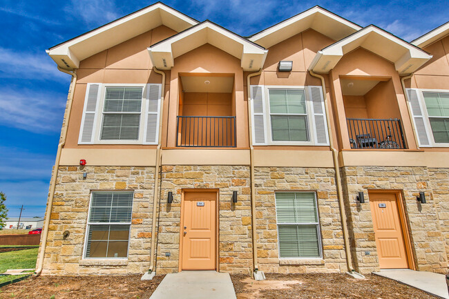 Crest at Cooper in Lubbock, TX - Foto de edificio - Building Photo